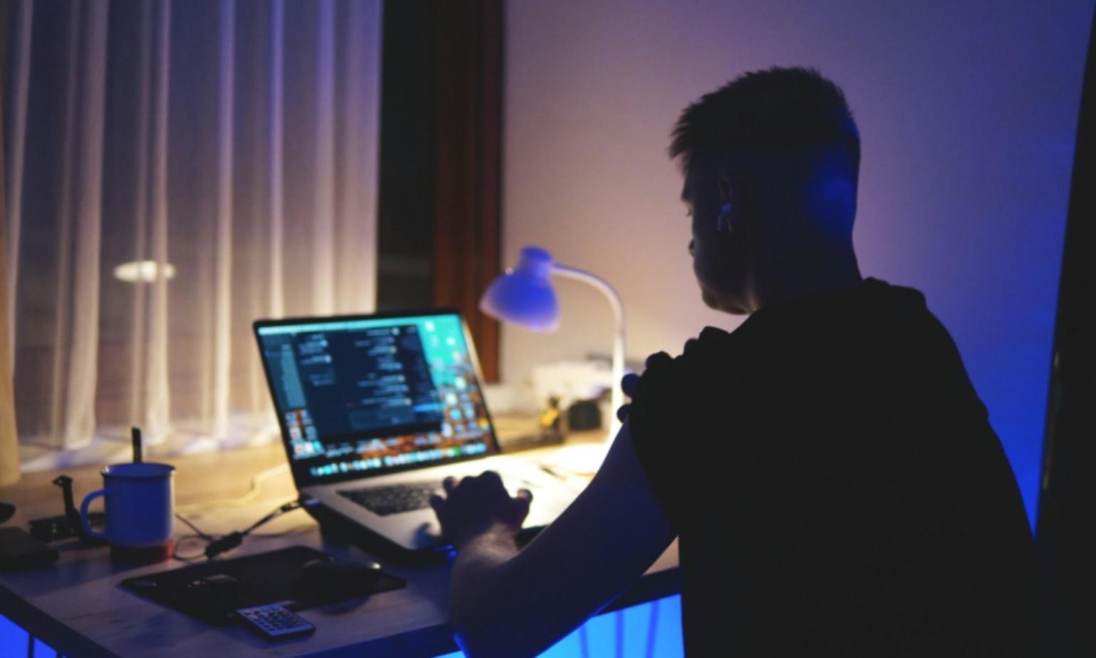 Finanzexperten bei der Datenanalyse